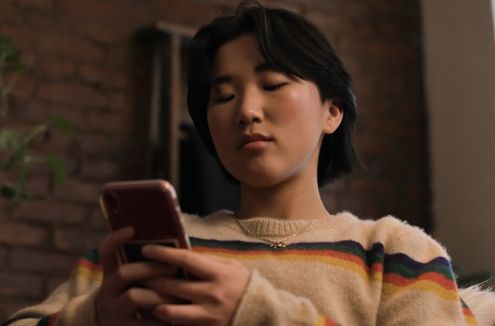 Young non binary texter 900x600.png